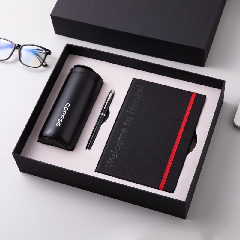 Set sổ tay kèm ly giữ nhiệt và bút kim loại in logo theo yêu cầu. Quà tặng doanh nghiệp chu đáo và chuyên nghiệp cho đối tác, nhân viên