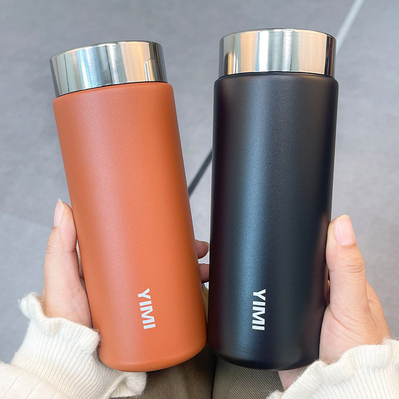 Bình thép không gỉ dung tích 220ml và 450ml. In Logo theo yêu cầu. Giữ nhiệt tốt. Thiết kế tối giản. Giá cạnh tranh. Quà tặng doanh nghiệp phổ biến