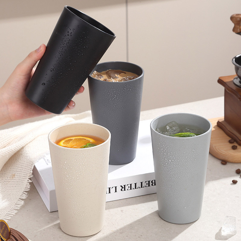 Ly nhựa đơn giản tiện dụng làm quà tặng in logo theo yêu cầu. Thiết kế tối giản, linh hoạt, giá cạnh tranh. Dung tích: 500 - 550ml