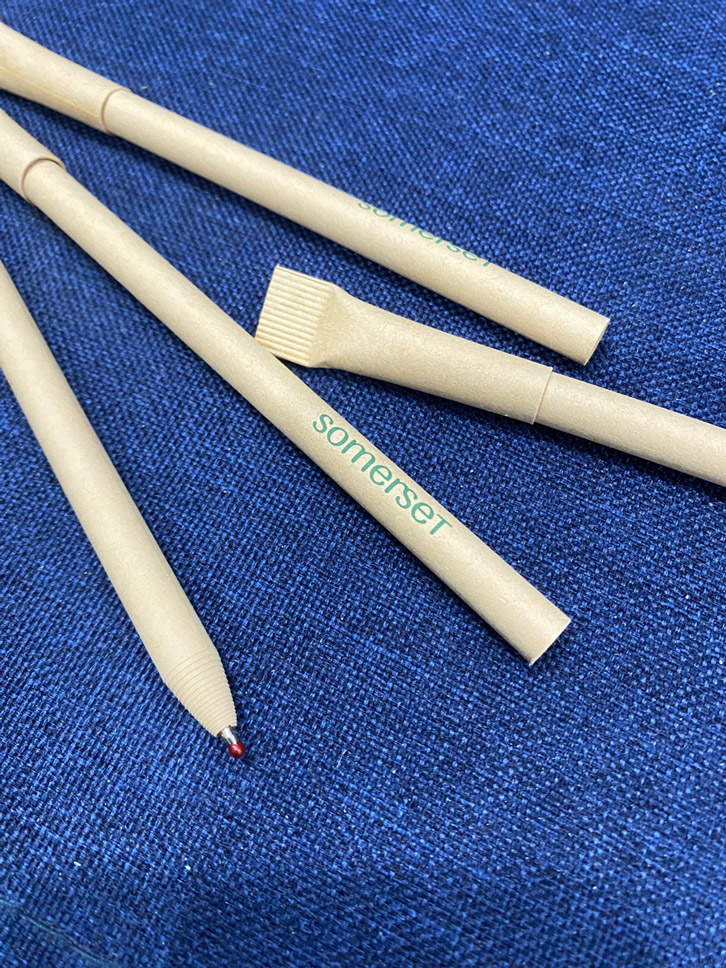 Bút bi giấy nắp dẹp 1- Quà tặng doanh nghiệp