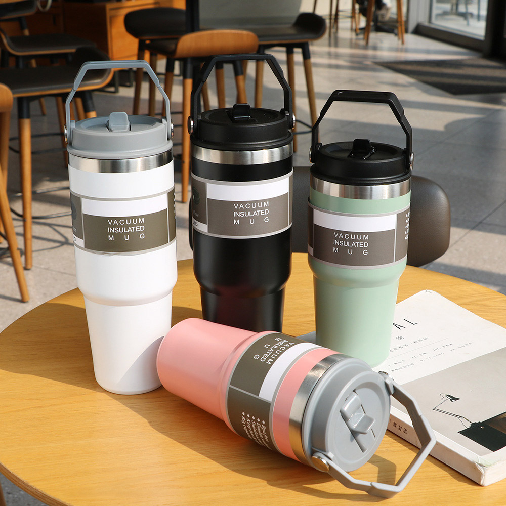 Ly cách nhiệt Big Size có quai xách, in logo theo yêu cầu. Dung tích: 600ml | 900ml. Quà tặng doanh nghiệp phổ biến. Giá cạnh tranh