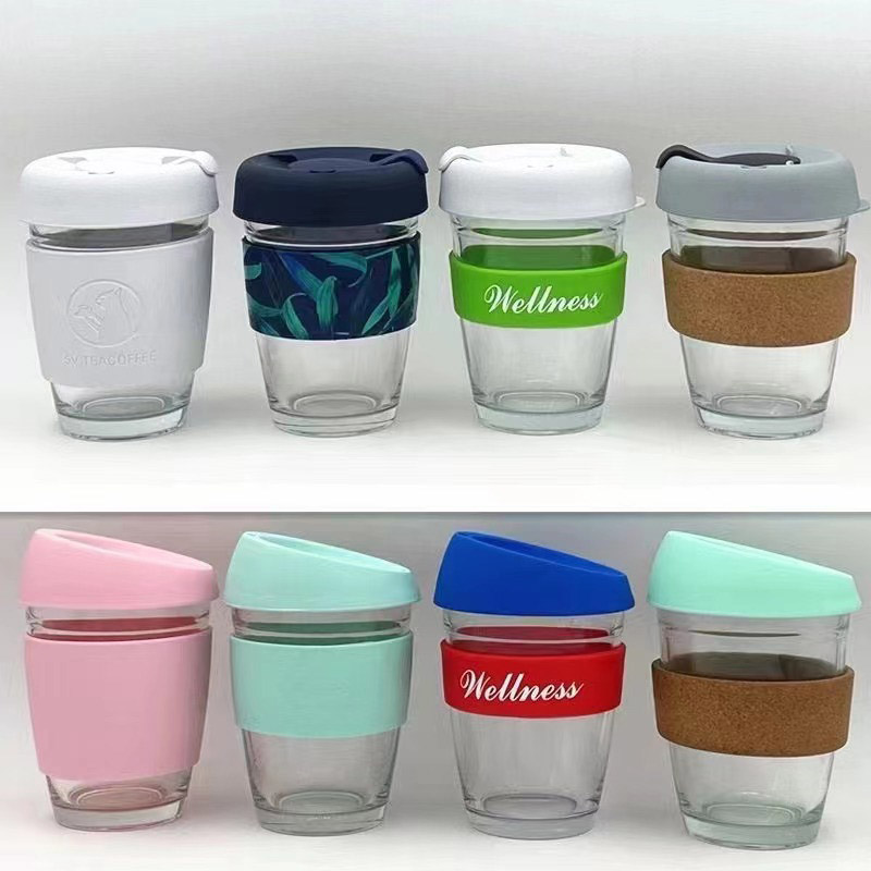 Ly cà phê thủy tinh quai cầm silicon. Chất liệu thuỷ tinh. In logo theo yêu cầu. Dung tích: 240ml | 340ml | 470ml. Quà tặng doanh nghiệp, ngân sách thấp