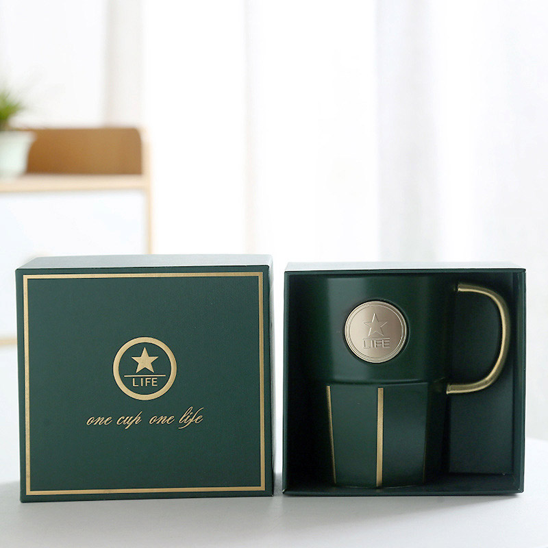 Cốc sứ cà phê sang trọng in logo theo yêu cầu. Quà tặng doanh nghiệp thiết thực và cao cấp. Dung tích: 300 – 400ml. Giá cạnh tranh