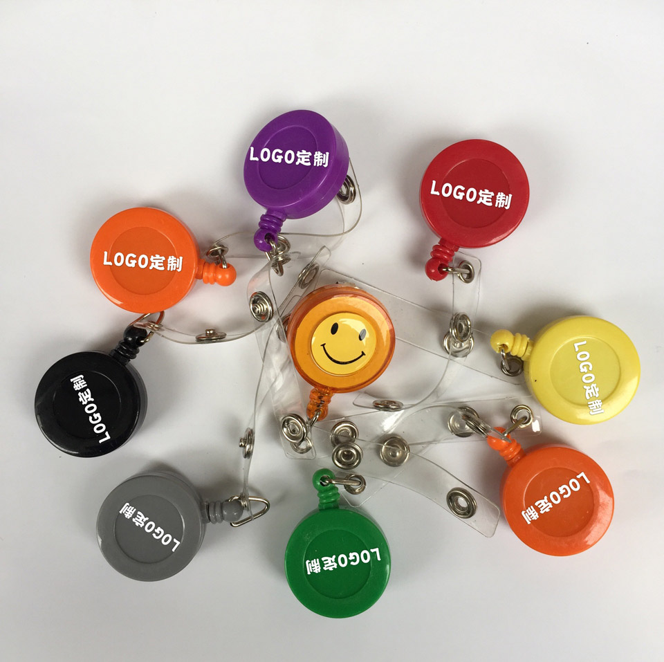 Đeo thẻ củ co rút yoyo in logo theo yêu cầu, có thiết kế hiện đại, màu sắc trẻ trung, giá cạnh tranh, phù hợp với nhiều đối tượng sử dụng