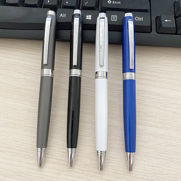Bút bi kim loại quà tặng quảng cáo. Cho phép in hình ảnh, logo nhiều màu sắc ở mặt thân bút và cài bút theo yêu cầu. Giá cạnh tranh