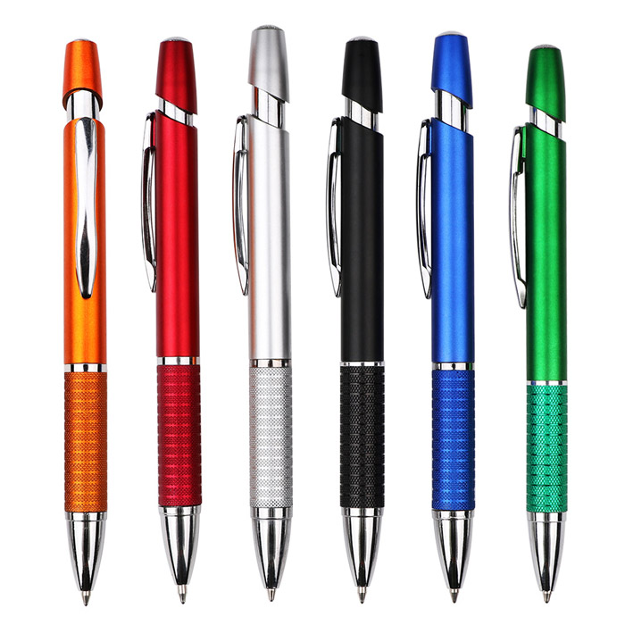 Bút bi nhựa in Logo theo yêu cầu. Màu sắc: Đa dạng. Kích thước đầu bi: 0.7mm. Nút bấm. Kiểu dáng thiết kế hiện đại, bắt mắt.