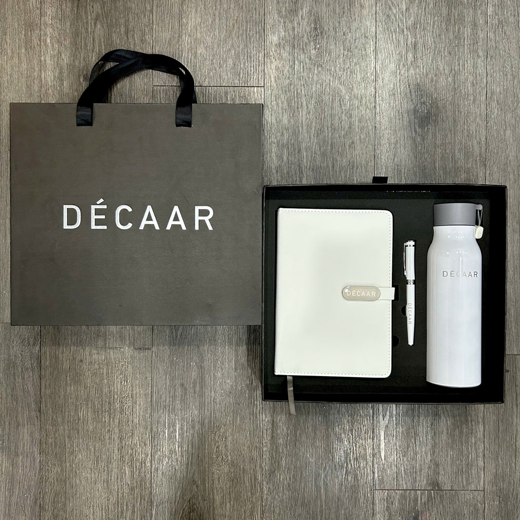 Bộ quà tặng 3 món Sổ tay - Bình giữ nhiệt - Bút ký in logo được thiết kế đồng bộ, giúp doanh nghiệp khẳng định vị thế và sự chuyên nghiệp.