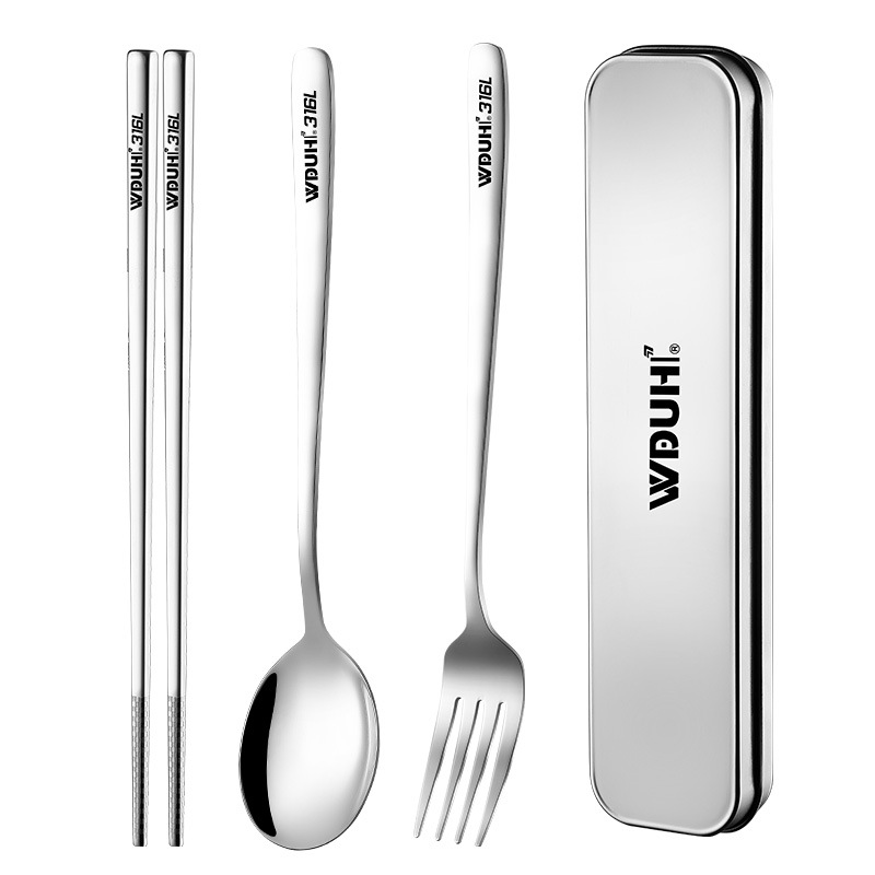 Hộp đựng muỗng đũa nĩa in logo theo yêu cầu là dòng quà tặng doanh nghiệp mang tính ứng dụng cao, phù hợp với nhiều lĩnh vực