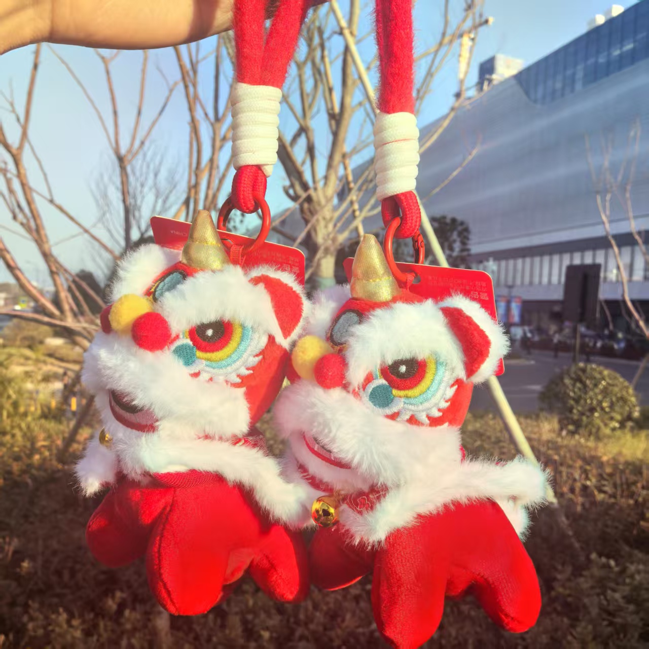 Móc khoá keychain kỳ lân nhồi bông có thiết kế dễ thương, phù hợp làm quà tặng các dịp khai trương hoặc sự kiện marketing Tết,...