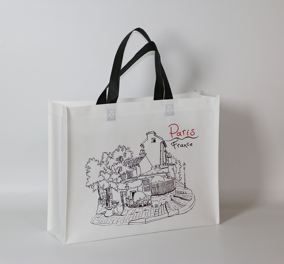 Túi vải bố được làm từ chất liệu nhựa PP bền, ít chi phí nhất khi sử dụng, mẫu túi này thường được dùng nhiều trong các chương trình, sự kiện. 