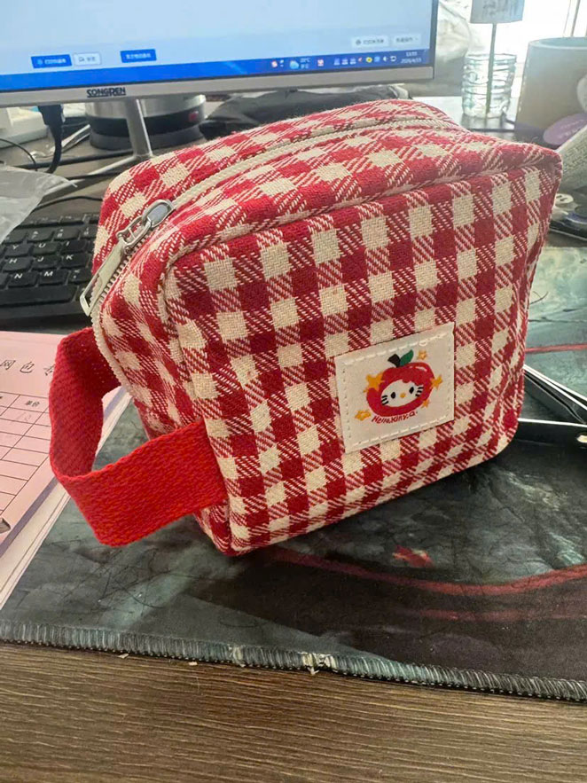 Túi mỹ phẩm caro tuỳ chỉnh logo theo yêu cầu